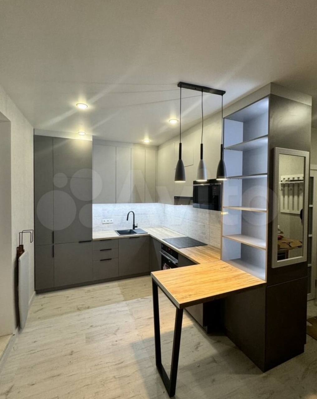 Кухня угловая лофт — Графит и барный стол